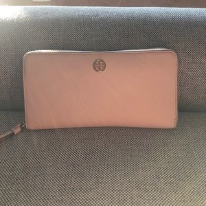 Tory Burch PERRY ZIP WALLET (Pale Apricot)